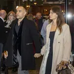 Premijera nove ljubavi: Srđan Timarov za ruku drži prelepu, mlađu brinetu FOTO