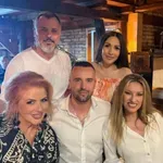 Kraj pričama o porodičnim sukobima: Brat Rade Manojlović proslavio rođenje sina, pevačica najveselija FOTO