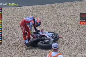 VIDEO: Marc Marquez povedel na dirki nato pa padel