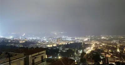 Πρώτη εμφάνιση αιθαλομίχλης απόψε στη Λάρισα που...μυρίζει καμμένο ξύλο