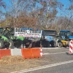 Έκλεισαν την παλιά Εθνική στον κόμβο Πυργετού αγρότες της περιοχής (ΦΩΤΟ)