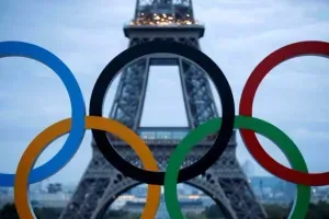 Ποιος είναι ο Έλληνας που βρίσκεται πίσω από την οργάνωση των Ολυμπιακών Αγώνων 2024 στο Παρίσι