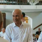 Nihče ne bi verjel, da Janez Janša počne nekaj takšnega