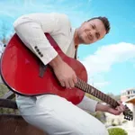 Luka Basi sporočil veselo novičko