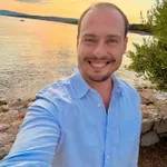 Dejan Vunjak je bil s tremi naenkrat