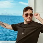 Le kdo je Roku Piletiču (BQL) delal družbo na barki