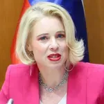 Urška Klakočar Zupančič je tako izgledala pred 25 leti, bi jo sploh prepoznali?