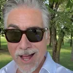 Jan Plestenjak presenetil, je s to fotografijo razkril skrivnost s poroke?