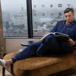 Denis Avdić javno komentiral fotografijo Boruta Pahorja v postelji z blondinko