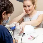 Najbolj modna zimska manikura: Oglejte si, zakaj so ti nohti hit številka 1 na svetu