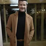 Po spletu kroži fotografija Boštjana Romiha z lepotico. Je njegovo dekle pozabljeno?