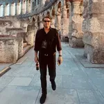 Mož Monike Avsenik zapustil Slovenijo, razlog pa je …