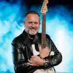 Miki Vlahovič po tridesetih letih spregovoril o tem, kaj je naredil svoji ženi Petri