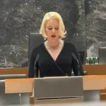 Urška Klakočar Zupančič se je burno odzvala na fotografijo, ki jo kaže v drugačni luči