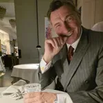 Borut Pahor ujet v mestu z dvema mladima puncama: “Bilo jima je dolgčas.”