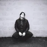 Je Domen Valič s tem sporočil, da se je zaročil? Fotografija je …