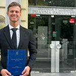 Kaj se dogaja s sinom Helene Blagne? Je zapustil elitno pravno fakulteto zato, da …