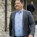 Luka Jezeršek je z ženo odšel, razlog pa je Domen Prevc