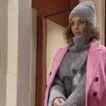 Metka Albreht in Luka Jezeršek ujeta med držanjem za roke