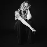 Za vse, kar se dogaja Niki Zorjan, sta krivi sošolki iz srednje šole