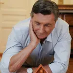 Borut Pahor ovit v žalost, želi si, da je konec
