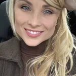 Tako lepa je danes hči Vesne Janković, na las sta si podobni