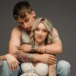 Anej Piletič s pustno masko, v katero je bila oblečena celotna družina, očaral