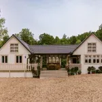 Kmetija: Gledalci tega tekmovalca res ne marajo, padle so grde besede