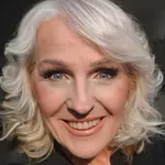 Je z zapisom Alenka Godec užalila influenserje, kaj se dogaja