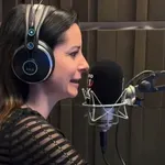 Jana Morelj v družbi privlačnih blondink napovedala …