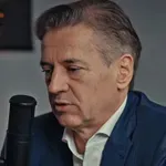 Videti je, da je Robert Golob obupal nad predvolilnim bojem