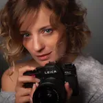 Poglejte, kako je Ajda Smrekar videti na ulici. Bi jo sploh prepoznali?