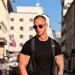 Igor Mikić se v Kmetiji bori za zmago, zasebno pa je zgodba povsem drugačna