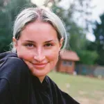 Alenka (Kmetija) razkrila, kaj sta ji storila Žan in Igor pa kamere tega niso pokazale