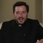 Kaj se je dogajalo z Martinom Golobom? Prizor pred stopniščem je presenetil mimoidoče