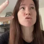 “Skoraj sem umrla!” Pevka Anja Baš pretresena po dramatičnem srečanju