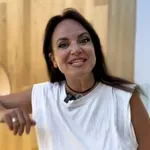Voditeljica Oriana Girotto (bivša žena Borisa Cavazze) je presenetila s svojim videzom na dogodku …