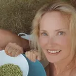 Tanja Ribič in Branko Djurić na morju gola ujeta med …
