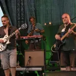 Poletni festival na prostem, ki ponuja širok spekter glasbenih skupin