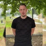 Žan iz Kmetije vstopa v nov resničnostni šov? Imamo fotografijo s snemanja