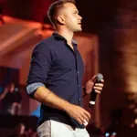 Luka Basi je s prestižne jahte sporočil veselo novico, njegov videz pa je nenavaden