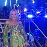 Helena Blagne skupaj z legendarnim pevcem