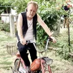 Tako je danes videti priljubljeni igralec Matjaž Javšnik