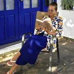 Miša Molk poletje preživlja daleč od blišča. Resnica je povsem drugačna