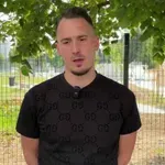 Žan Zore (Kmetija) je s svojim šarmom osvojil še eno zelo znano lepotico. Skupaj sta …