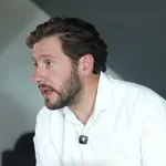 Župnik Martin Golob se je zaljubil v žensko, storil pa je …