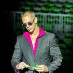 Igorja Mikića (Kmetija) najdemo na ulici, neprepoznaven in v stanju, ki …