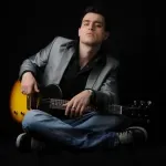 Po dolgem času se je javil Omar Naber, da je javnosti pokazal novo