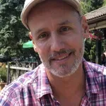 Peter Poles z ženo na morju počne nenavadno stvar