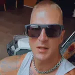 Kdo je dekle v objemu Igorja Mikića, veliko sta skupaj